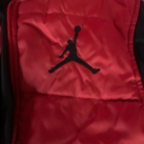 Red and black Jordan bomber jacket - Picture 2 of 6